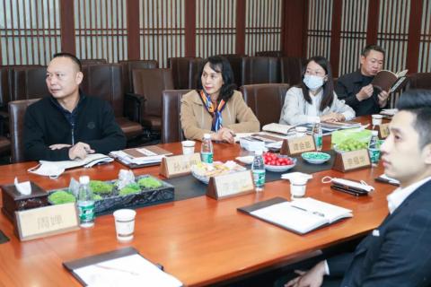 罗湖区人大常委副主任谭会茹一行莅临天辰娱乐调研