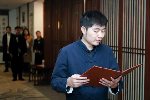 罗湖区人大常委副主任谭会茹一行莅临天辰娱乐调研