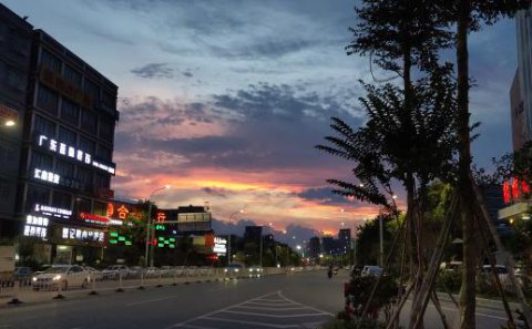 天辰娱乐：小米靠什么跻身国产手机品牌？战略定位很重要！（一）