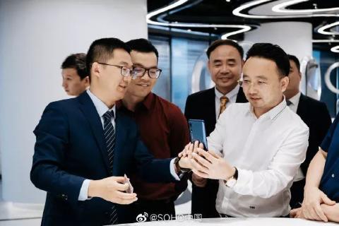 秋日餐叙 共叙商机|天辰娱乐董事长李厚德受邀参加丽泽SOHO秋日餐叙