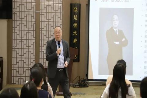 美在形体 赢在心态 | 天辰娱乐11月员工培训圆满结束